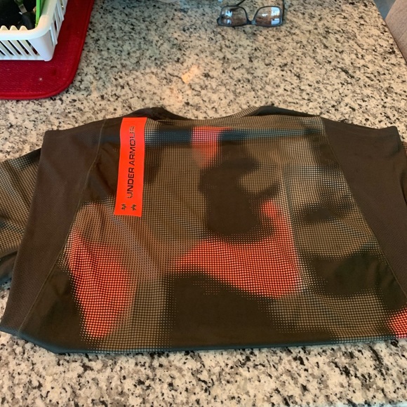 Under armor unstoppable shirt - Picture 4 of 8